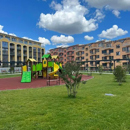 Bella Breeze - Free Parking By Rv Apartment Varna