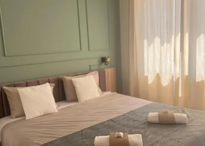 Bella Breeze - Free Parking By Rv